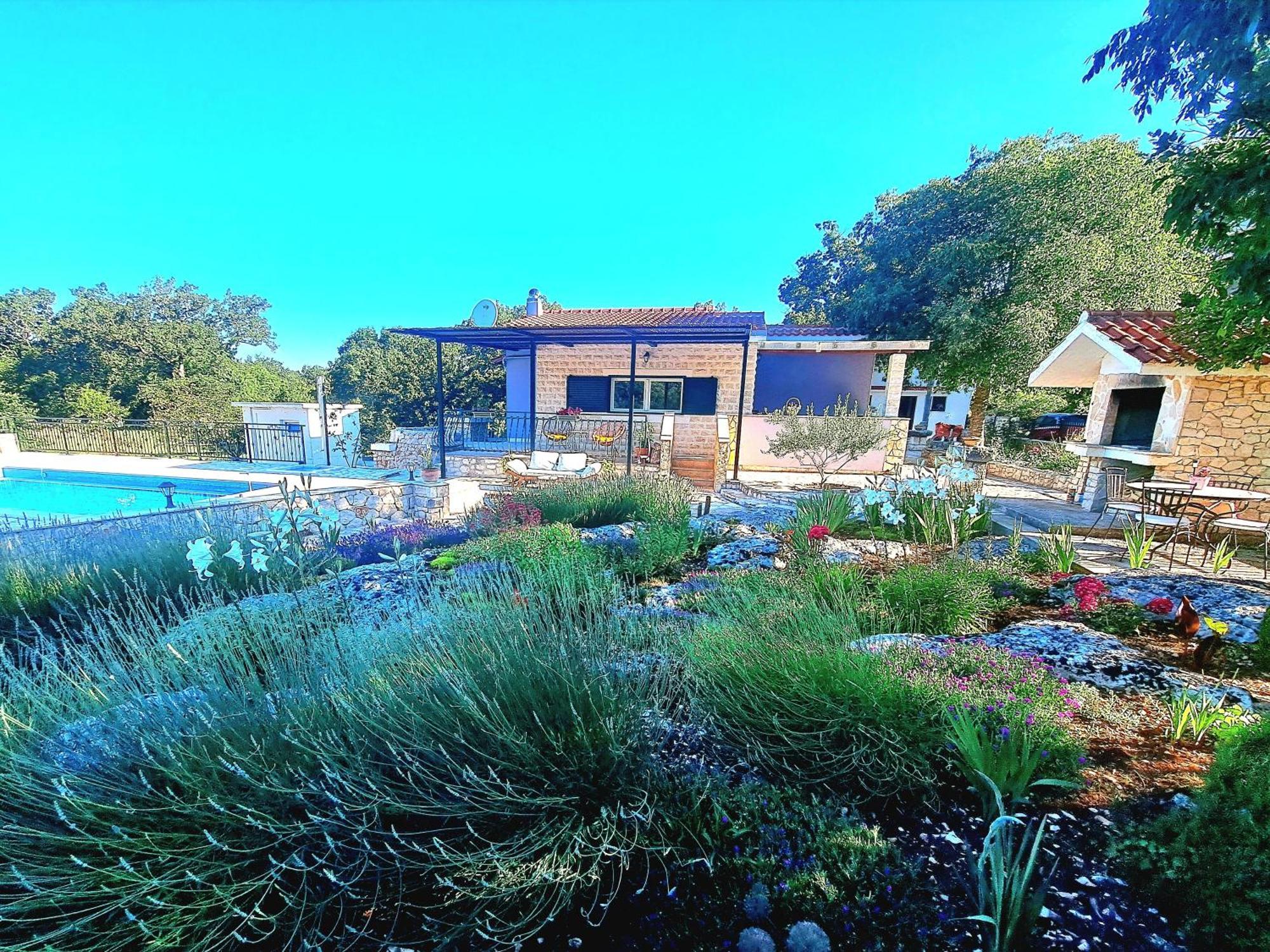Ljubitovica Relaxing Dalmatian House In Village מראה חיצוני תמונה
