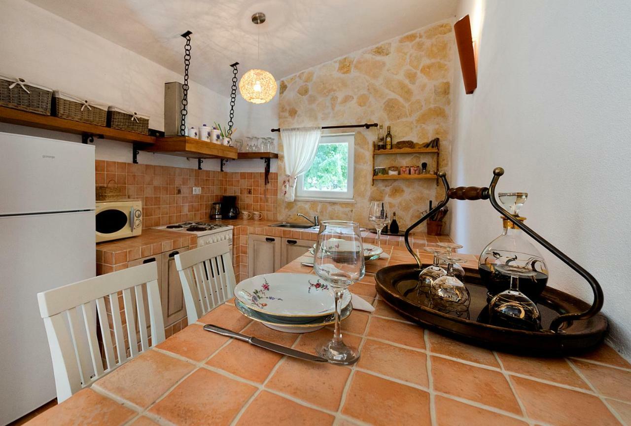 Ljubitovica Relaxing Dalmatian House In Village מראה חיצוני תמונה